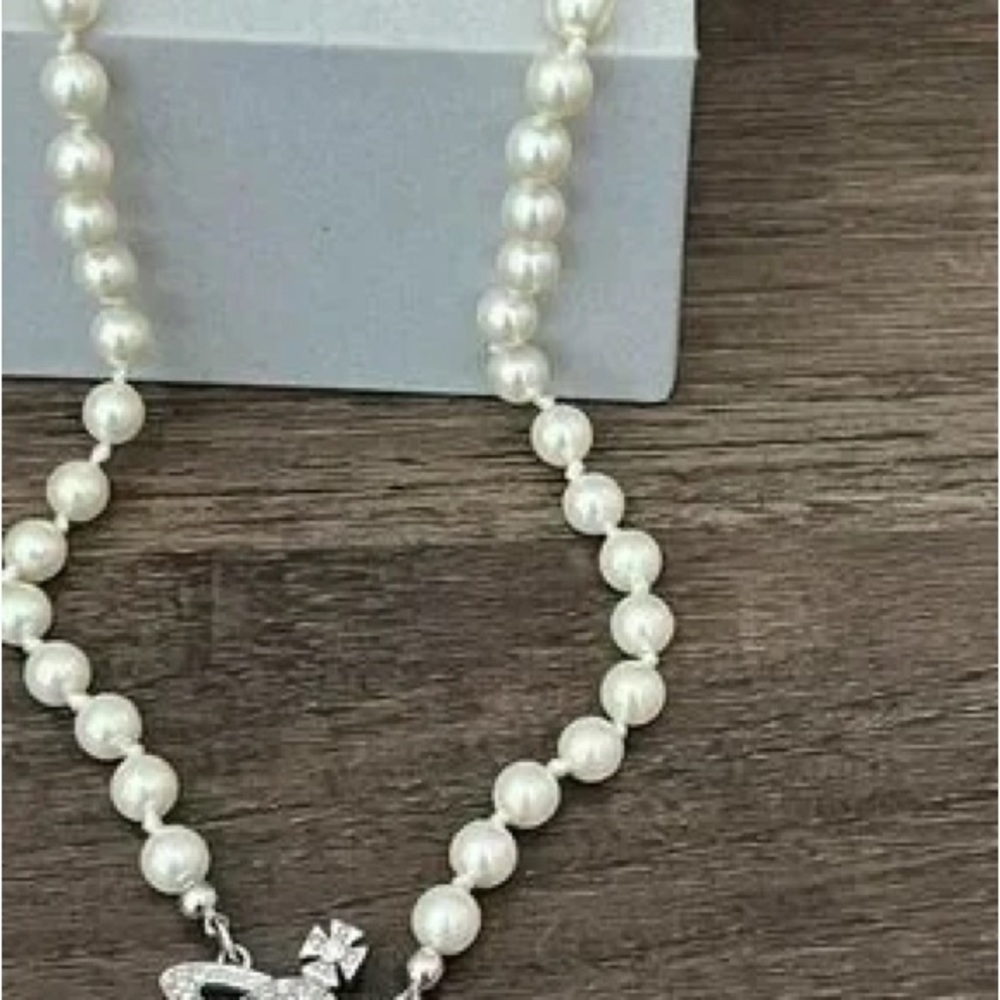 Vivienne Westwood Silver Mini Bas Relief Pearl Choker - Picture 3 of 5